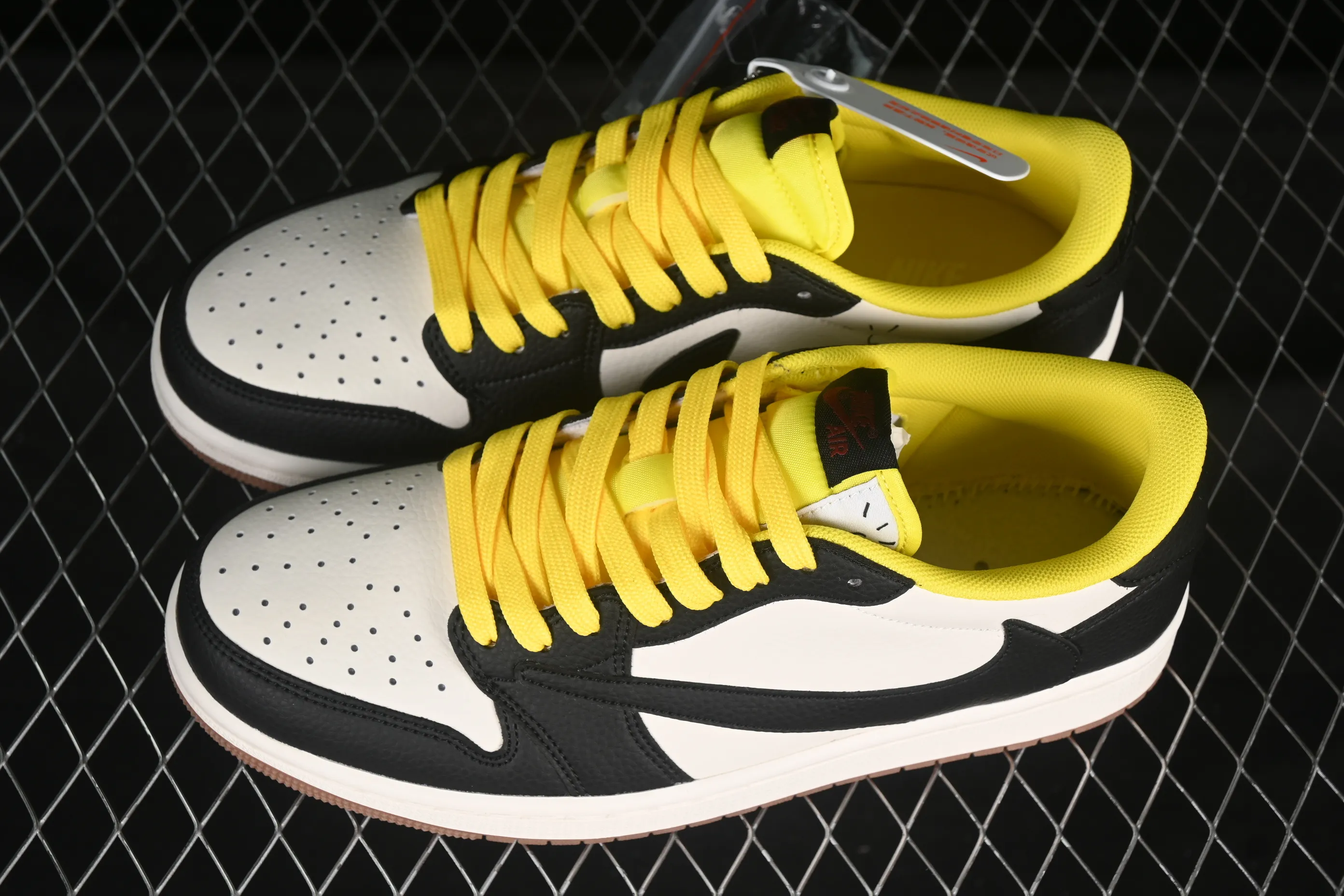 All categories Air Jordan Jordan series basketball shoes Air Jordan 1 Low high-end customized low-top sneakers Travis Scott x Fragment Design x Air Jordan 1 Low OG SP AJ1 joint undercut low-top cultural casual sneakers DN6901-093